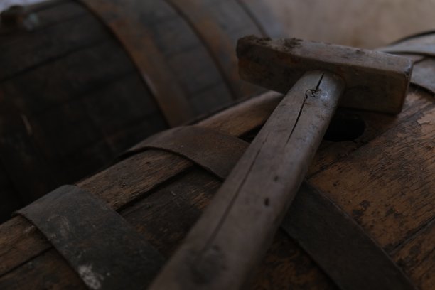 酿酒的背景图片下载