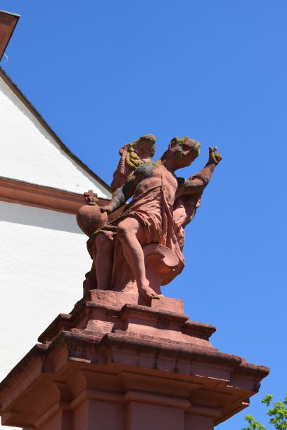 派斯波特教堂入口左侧的天使图片下载