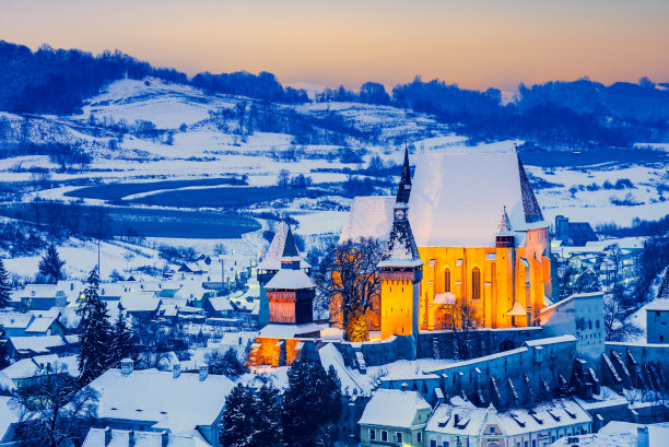 Biertan,特兰西瓦尼亚。罗马尼亚中世纪冬季的风景。图片下载