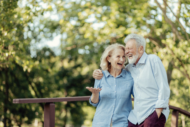 我们仍然深爱着对方图片下载