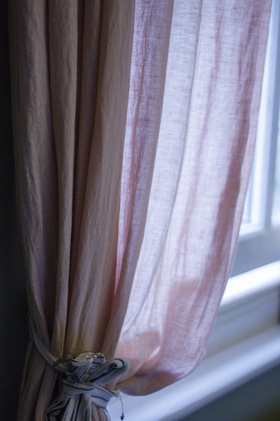 粉红色的窗帘图片下载