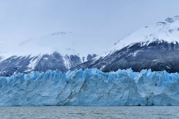 莫雷诺冰川和阿根廷湖图片下载