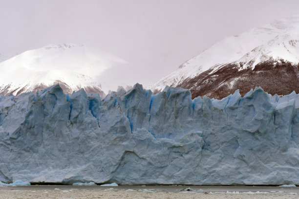 莫雷诺冰川和阿根廷湖图片下载