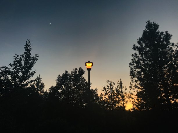 灯柱黄昏图片下载