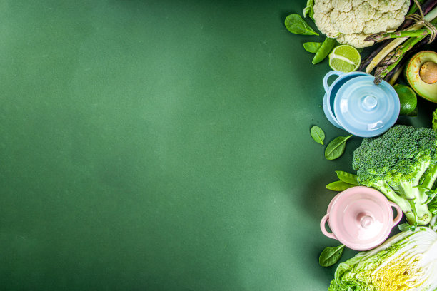 绿色蔬菜与烹饪锅图片下载