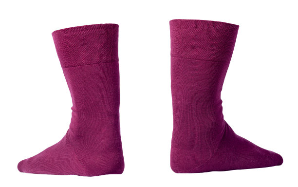 白色背景上的棉质袜子。图片下载