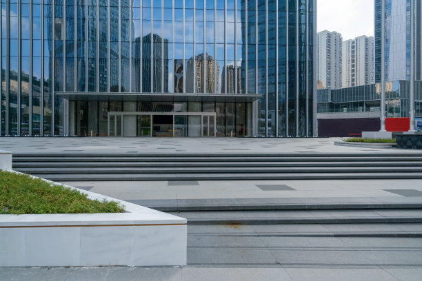 中国重庆金融中心的空地和办公楼图片下载