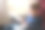 在飞机上学习安全指示的孩子图片下载