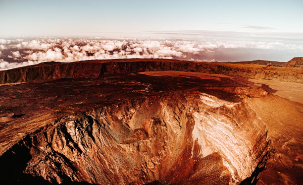 法国留尼汪岛拉福奈斯火山图片下载