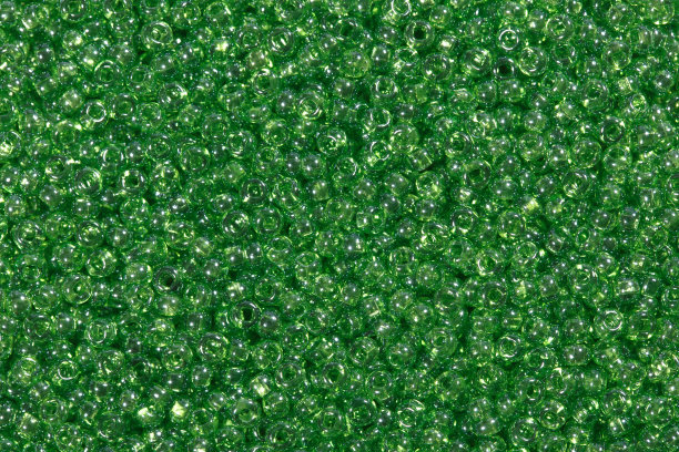 抽象背景的特写多色珠子。图片下载