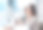 这是两名女客服人员在办公室的照片图片下载