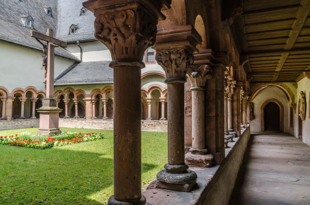 阿沙芬堡大学教堂的修道院图片下载