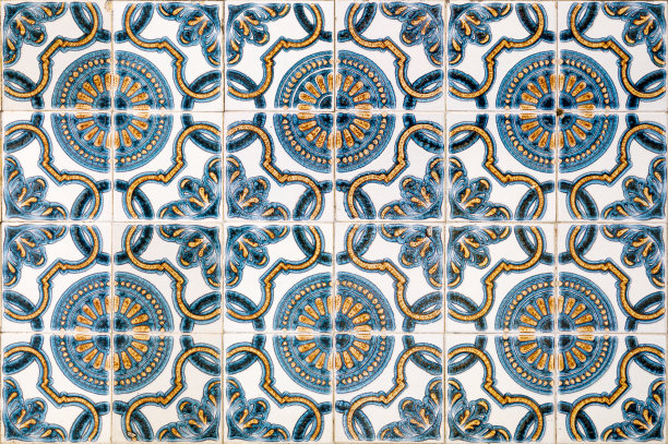 Azulejos是传统的葡萄牙瓷砖。Azulejo是葡萄牙或西班牙的一种彩绘、上锡釉的瓷砖作品。建筑装饰。图片下载