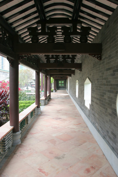 2005年4月16日，香港中国传统园林小径图片下载