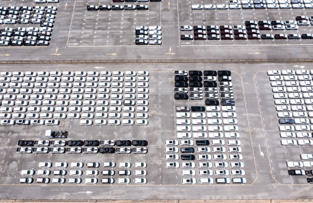 鸟瞰排车为其提供的物流进出口业务形象图片下载