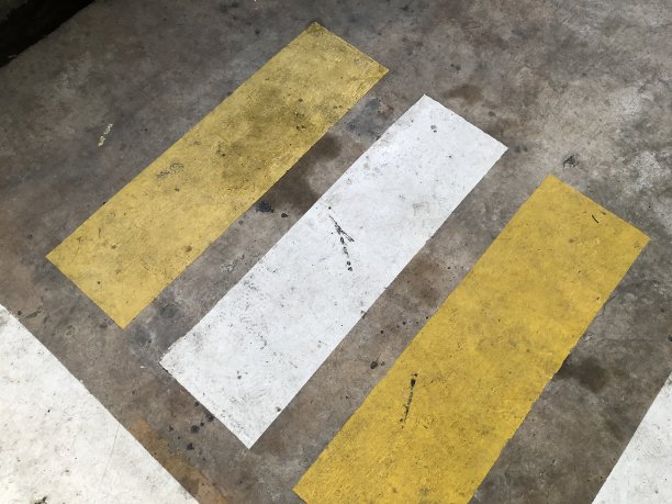 黄色和白色图片下载