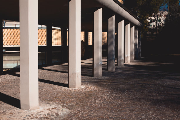 锡拉丘兹的建筑柱子图片下载