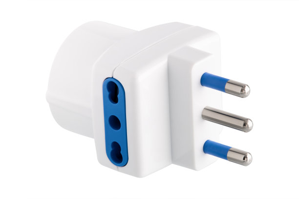 插头适配器隔离在白色上。图片下载