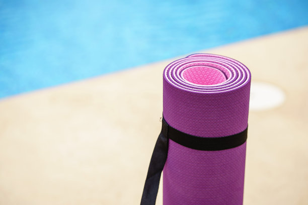 夏天锻炼和健康的运动习惯。健康的生活方式图片下载