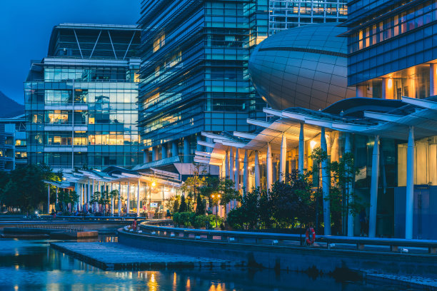 香港市内的现代化办公大楼图片下载