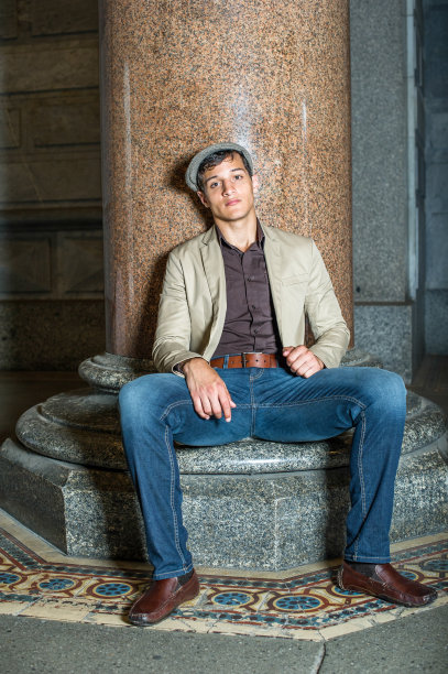 年轻人放松专栏图片下载