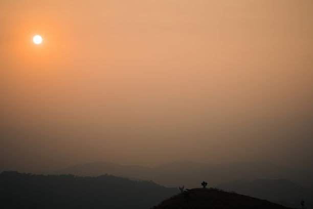 从山顶看日落图片下载