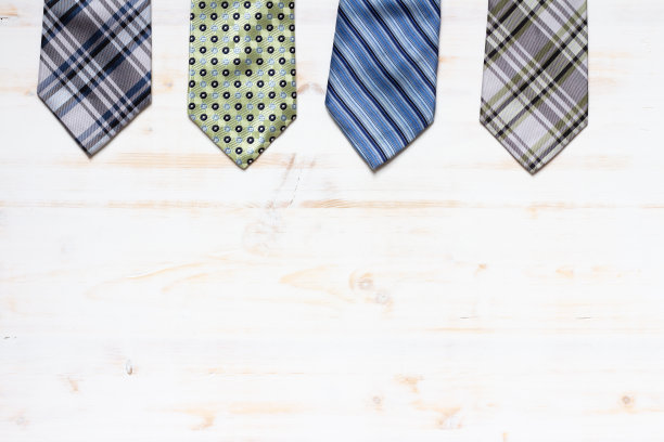 白色木头上的领带边图片下载