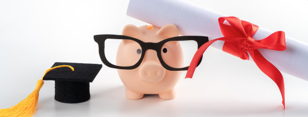 应届毕业生找工作省钱的设计理念。图片下载