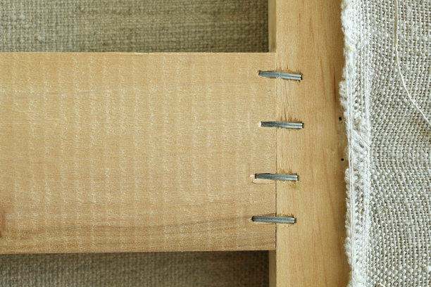 木条用金属钉连接。用来拍照的担架。图片下载