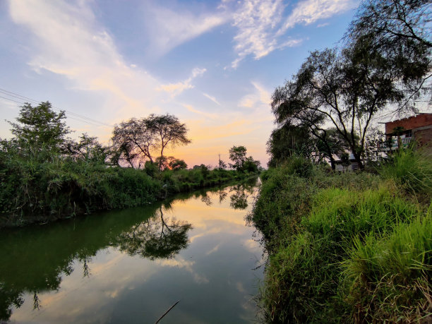 美丽的运河图片下载