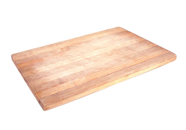 木质砧板孤立在白色背景上。岁的划伤表面。矩形形状。侧视图。图片下载