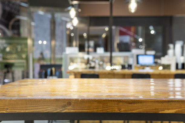 咖啡馆里空桌子的特写图片下载