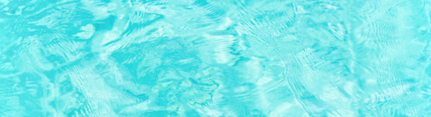 意大利撒丁岛翡翠海岸，透明的绿松石海水形成自然背景的特写。自然图案与复制空间。图片下载