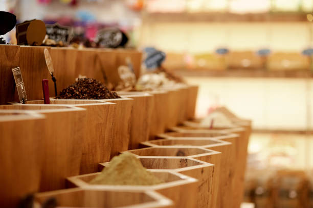 土耳其纪念品商店里的各种调味品。在礼品店挑选调味料作为礼品。本空间图片下载