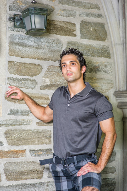 年轻人图片下载