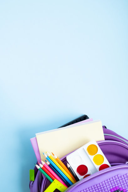 回到学校的概念。书包和学习用品。前视图。图片下载