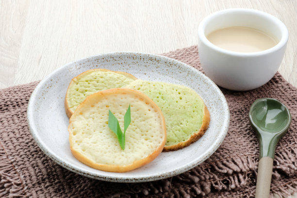 沙拉比，一种由面粉、米粉和椰奶制成的印尼薄饼。图片下载