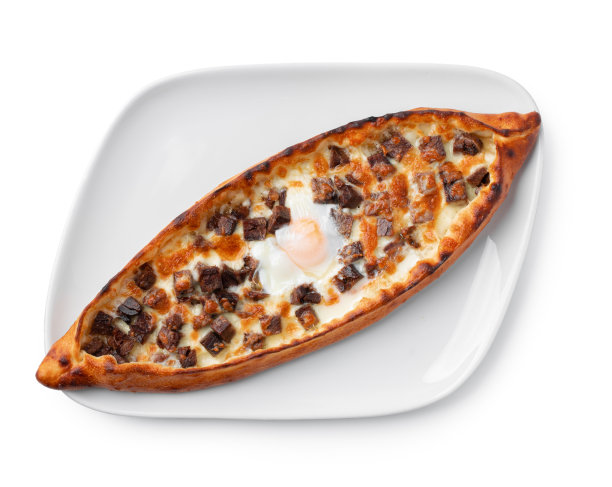 土耳其船形面饼，分开孤立在白色上图片下载