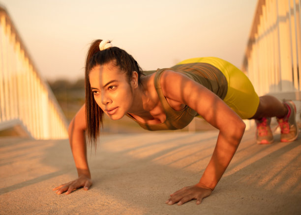 强烈的运动。图片下载