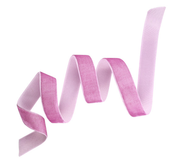 扭曲的粉红色天鹅绒丝带孤立在白色图片下载