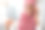 美容概念：戴着盖头的有魅力的黑人伊斯兰女士在放大镜里观看图片下载