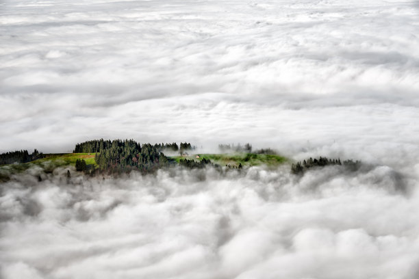 瑞士阿彭策尔阿尔卑斯的雾海图片下载