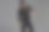 有抵抗力的运动男子在肩膀上伸展图片下载