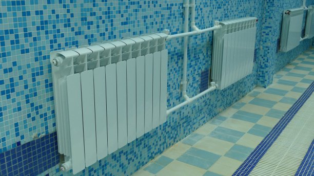 加热散热器挂在墙上图片下载