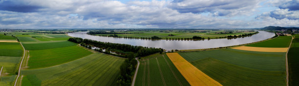 多瑙河和它的老水域在巴伐利亚拍摄图片下载
