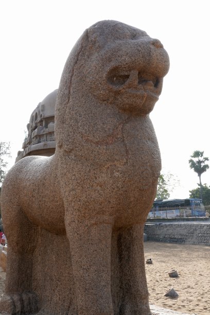 巨石浮雕雕刻在泰米尔纳德邦马哈巴利普兰的历史遗址Pancha Ratha建筑群。图片下载