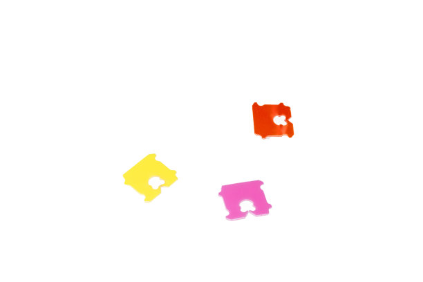 白色背景的塑料面包夹用来装塑料袋图片下载