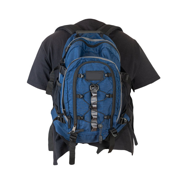 深蓝色背包，t恤孤立在白色背景上。图片下载