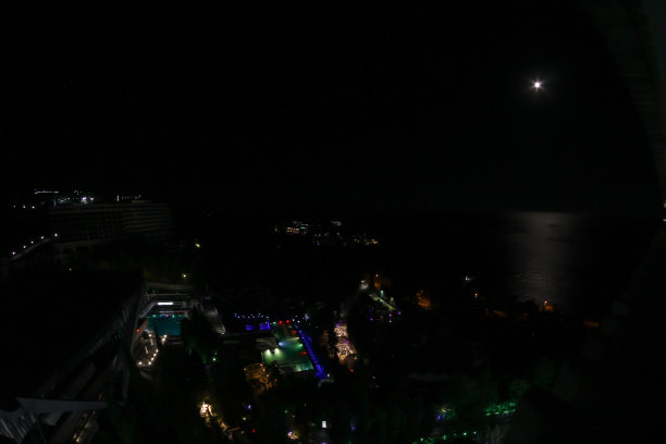 度假村的月夜。图片下载