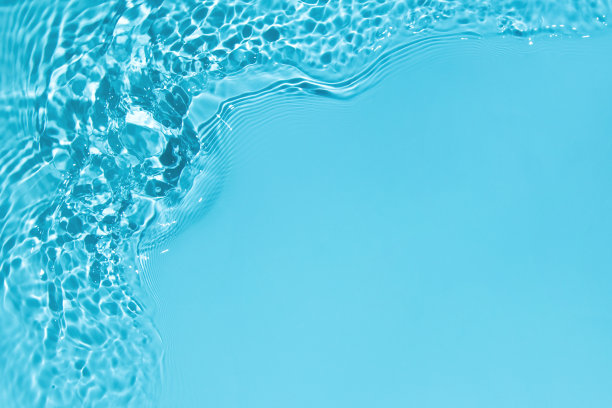 透明的蓝色，清澈平静的水面纹理图片下载